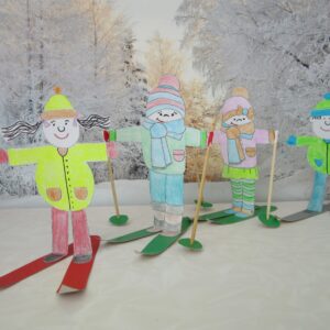 Нарисованные фигурки лыжников